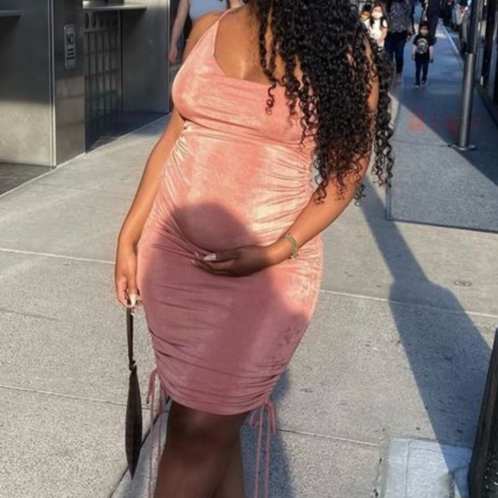 JluxLabel

Pink reverie dress